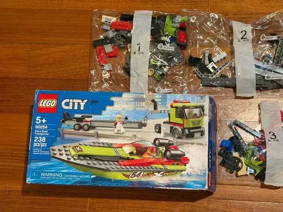 Lego City Race Boat Transporter 60254 Building Set Brand New No instructions