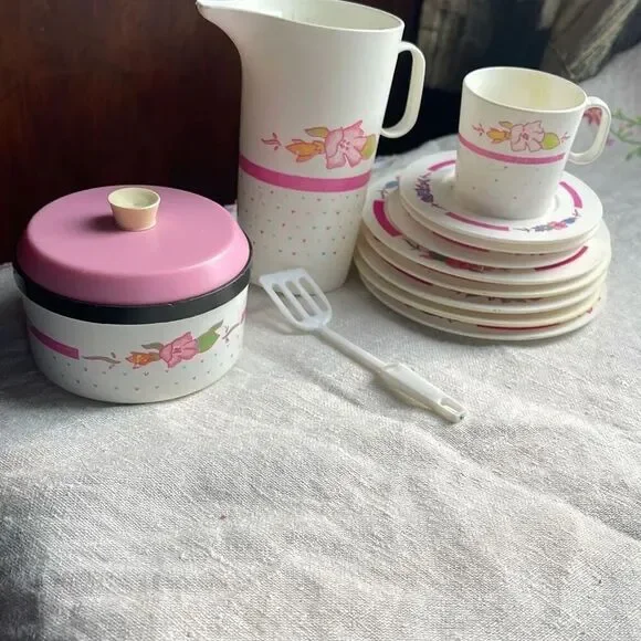 Vintage Chilton - Globe Inc replacement parts repaired stains.
