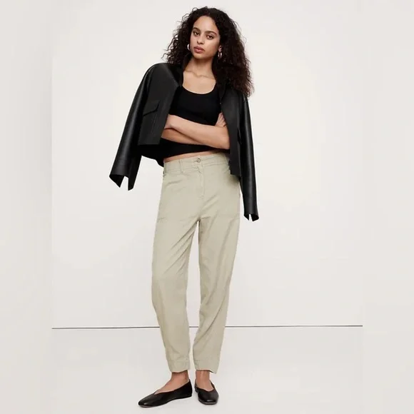 NWT! Banana Republic Green Tea Super-Soft Soma High Rise Barrel Pants - XL 🖤