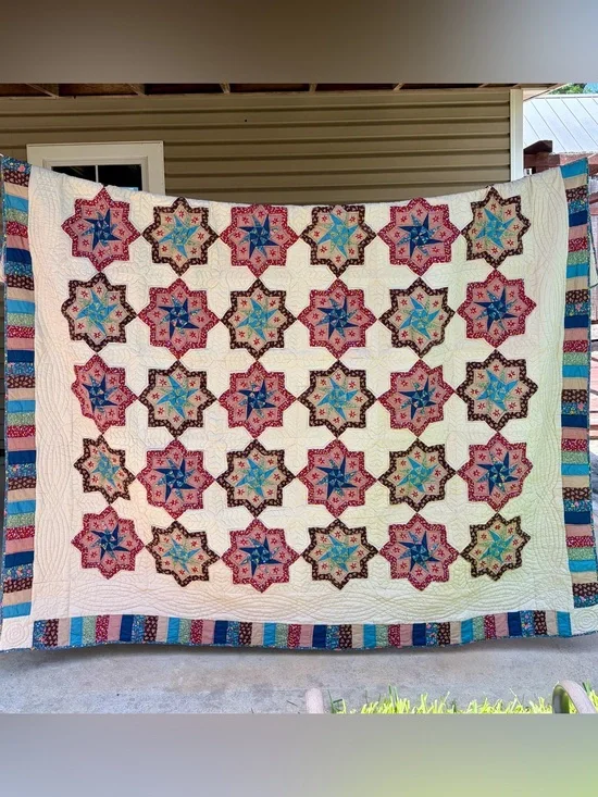 Vintage Pinewheel Star Quilt, 1980s Patchwork Quilt, 84x86”