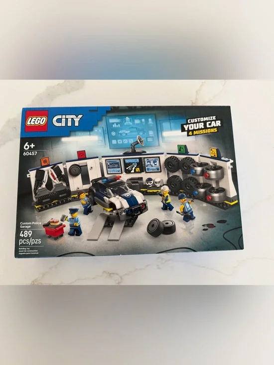 LEGO City Custom Police Garage (Set 60457)
