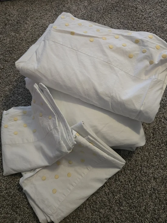 Luxury Dea Sheet Set with Yellow Dot Accents