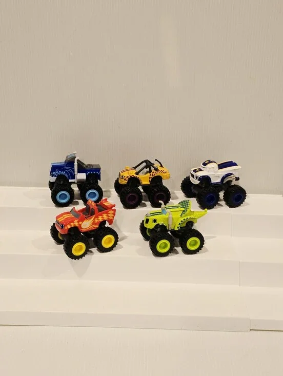 Blaze And The Monster Machines Racing Flag Diecast Truck Set