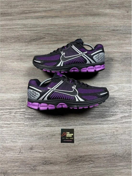 Size 11 - Nike Zoom Vomero 5 Black Vivid Purple