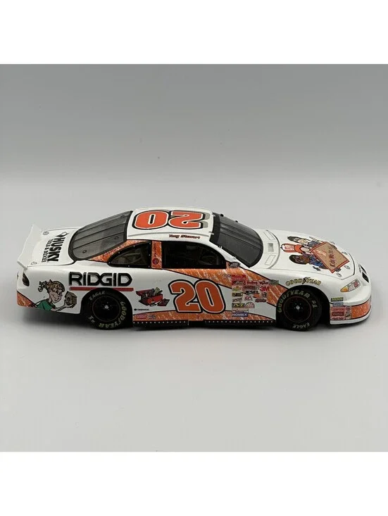 Tony Stewart #20 Home Depot Kids Workshop 2000 NASCAR 1:24 Diecast Action