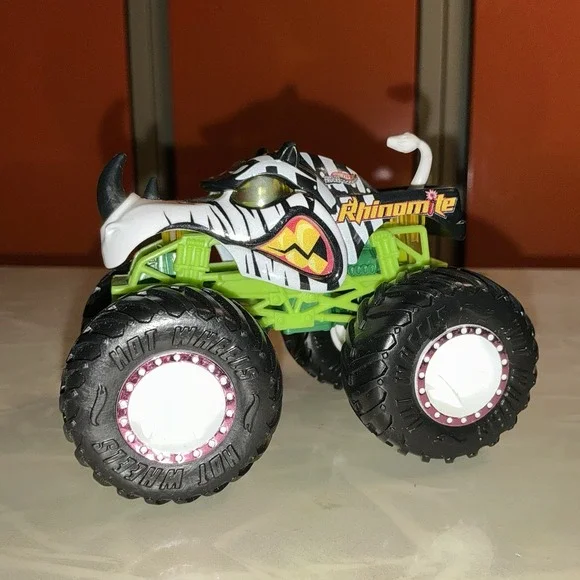 Hot Wheels Monster‎ Jam - Monster Truck - Rhinomite - 2025 - 1:64 Scale