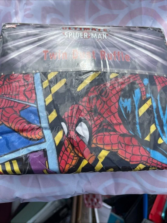 Marvel Ultimate Spider-Man Twin Dust Ruffle in Red and Blue