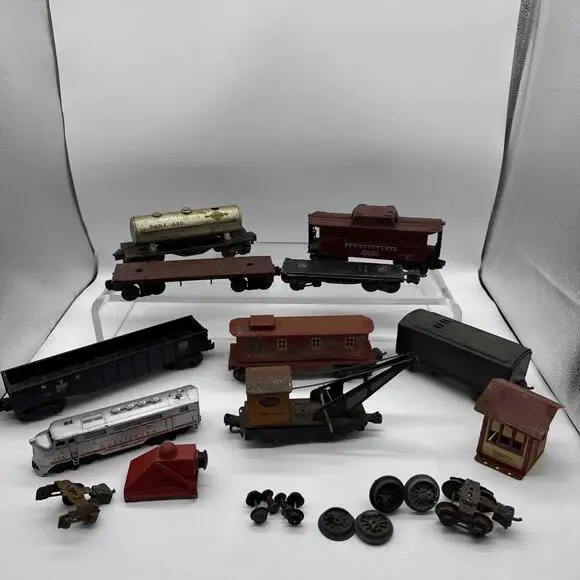 Lot Of Lionell/Marx Trains Plastic & Tin Mix & Various Size Train Wheels/Bumper