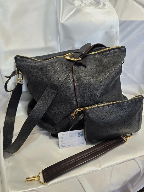 Authentic Louis Vuitton Mahina Selene MM Black Hobo Bag Set
