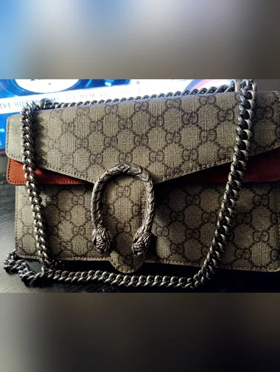 Gucci GG Supreme Beige and Red Dionysus Shoulder Bag COA And Posh Authenticated.