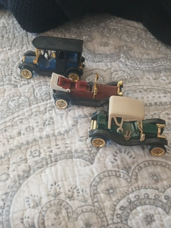 Vintage-Style Kids Toy Classic Car Set - Blue, Red, Green