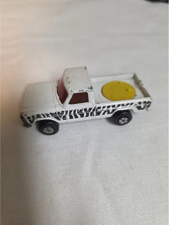 Matchbox Lesney Rolamatics 57 Wildlife Truck white 1973