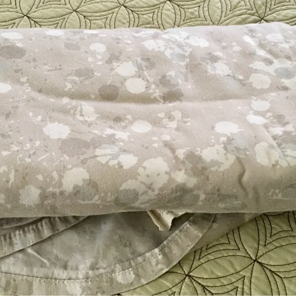Neutral Spot-Print Comforter Cover - Beige/Cream