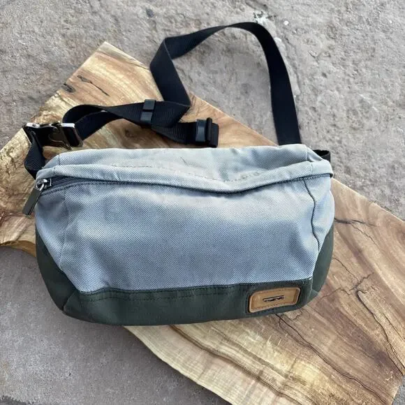 Tumi Waist Pack Fanny Pack Gray/Green 12” X 8” X 3.5