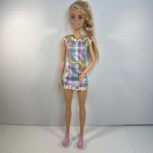 Mattel Barbie Ice Cream Shop Doll W/ Dress & Shoes - Career‎ Barbie - Blonde