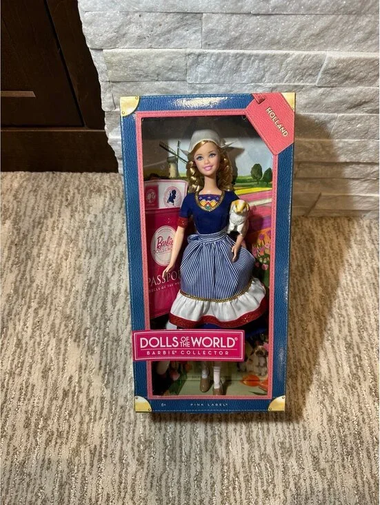 Barbie Dolls of the World Holland Dutch Collector Doll 2011 Pink Label NIB
