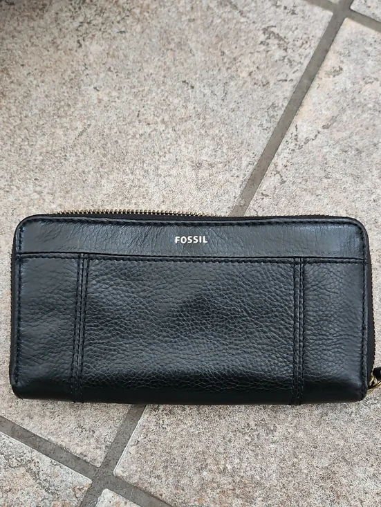 Fossil Black Leather Zip-Around Wallet