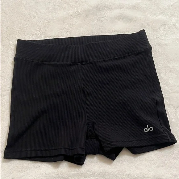 ALO Yoga Women's Classic Black Bike Shorts