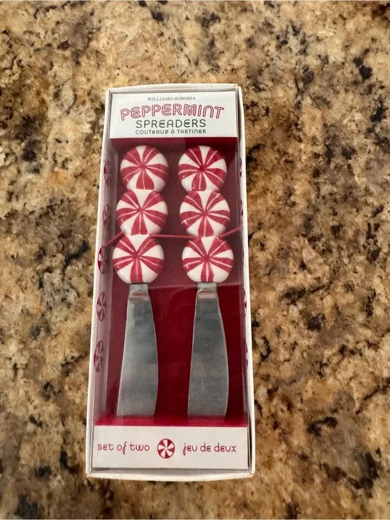 Williams Sonoma Peppermint Spreaders in Red and White
