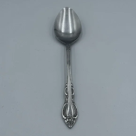 Vintage wan Rogers Stainless Spoon - Flowers‎