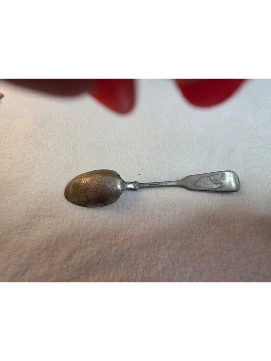 Vintage 1847 Rogers Bros First Love Silverplate 5 O’Clock Spoon 5.75