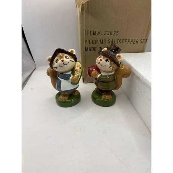 Pilgrim Squirrels Ceramic High Gloss Salt And Pepper Shaker’s Thanksgiving NIB