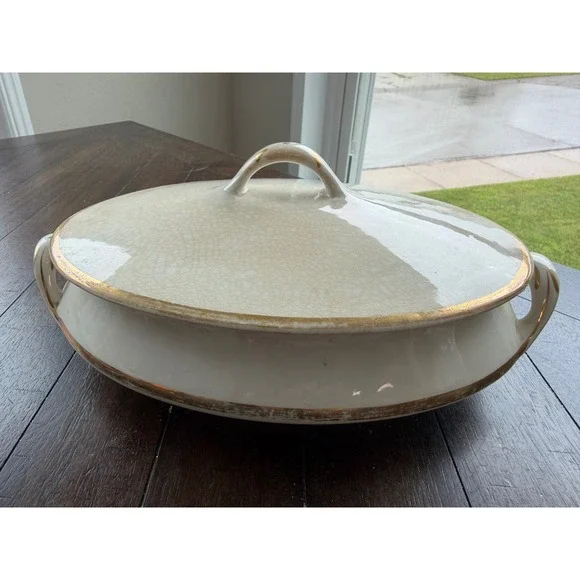 Vintage Homer Laughlin Covered Casserole Serving Dish Gold Trim USA – AS IS