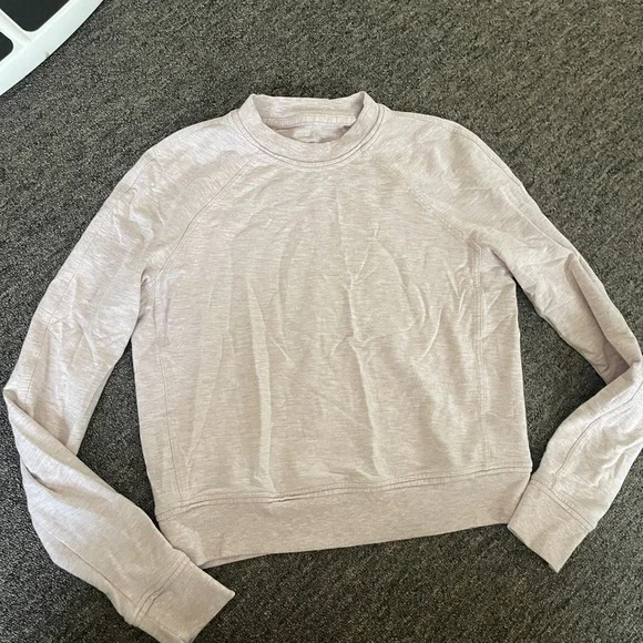 Lululemon light pink cropped crewneck buttery soft Athleisure