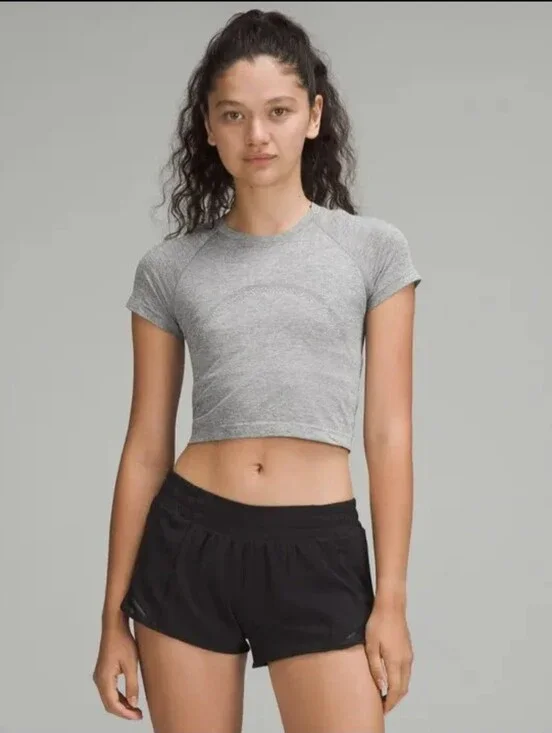 Swiftly Tech Cropped Short-Sleeve Shirt 2.0 Slate/White Size 4/S