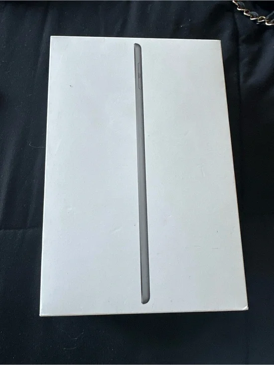 Apple iPad mini 5th Generation - Silver/White Boxed Packaging