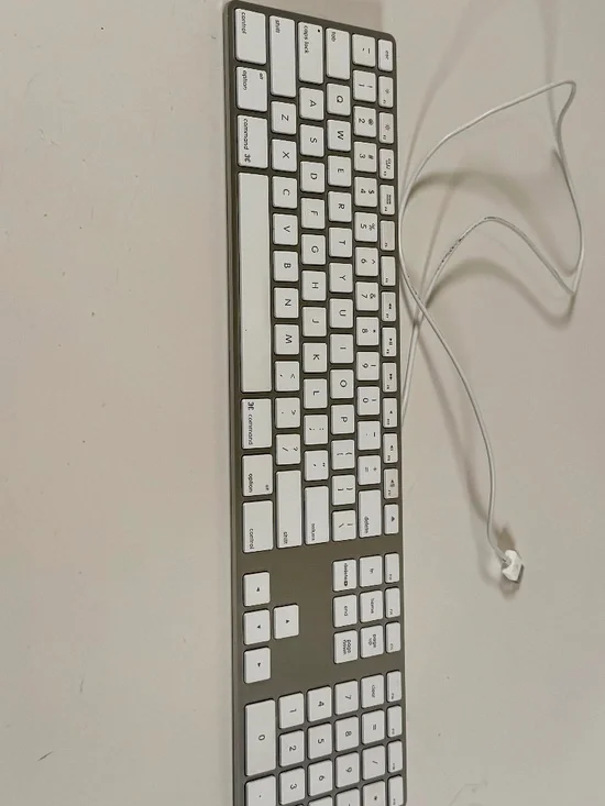 Apple Wired Keyboard with Numeric Keypad (Model A1243)