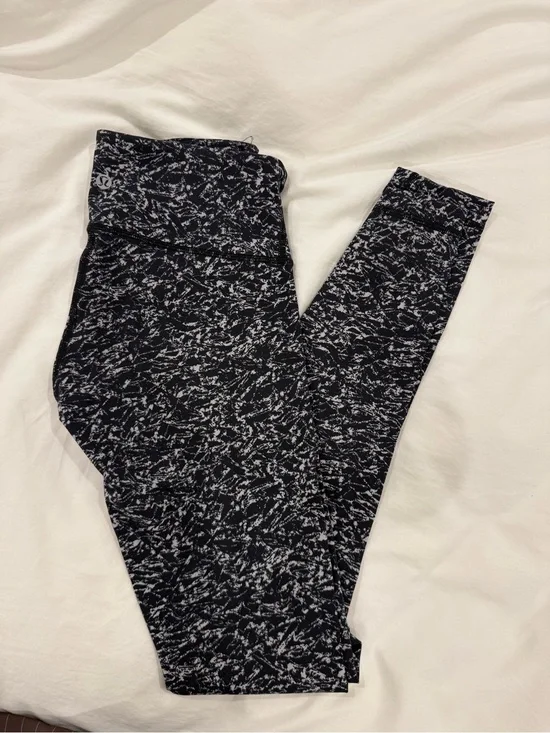 Lululemon Athletica Black & White Patterned Leggings