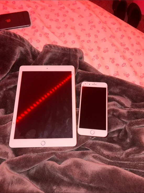 Apple iPad and iPhone in White and Black - Dual Device Set both unlocked