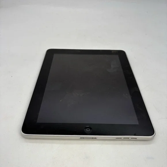 iPad 16GB A1337 1st Gen Broken Doesn't Turn On Silver Parts Or Repair Bundle