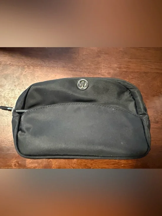 lululemon athletica city essentials pouch mini 2L. Black and silver. EUC.