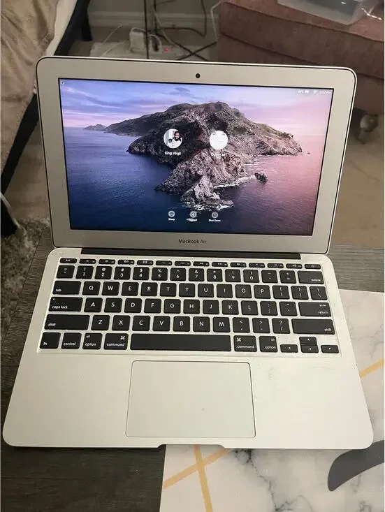 MacBook Air Apple Computer i5-5240U A1465 EMC 2924 4GB RAM Laptop & BOX