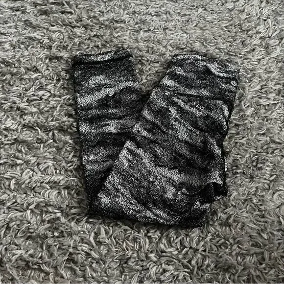 Lululemon wunder under 21” leggings size 4