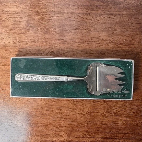 Rokokko-tinn Norwegian Pewter Cheese Slicer Norway Scandinavian Scandi Kitchen