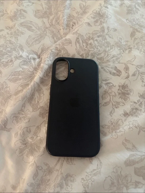 Apple iPhone 17 silicone case - black
