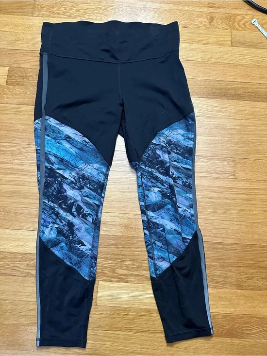 Lululemon Run to Reset Tight Size 12 Black / Frozen Island Multi