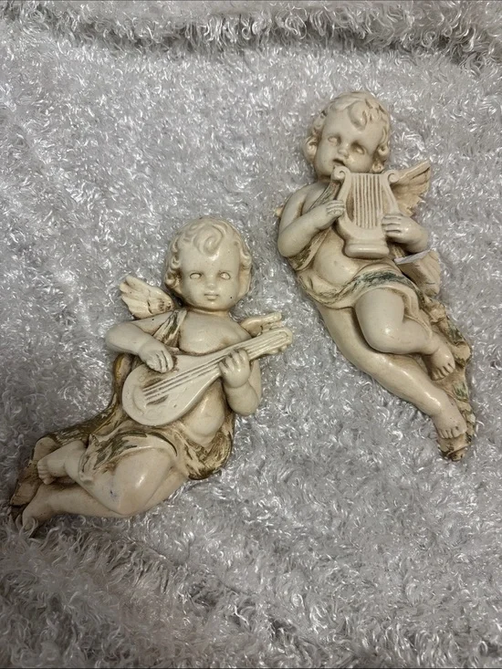 Vintage cherub chalkware wall art lot of 2