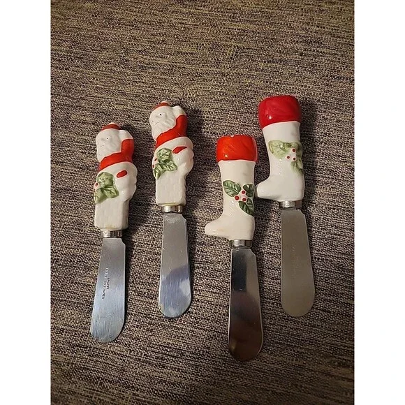 Set Of 4 Vtg Christmas Santa Stocking Cheese Spreader Butter Knife Taiwan