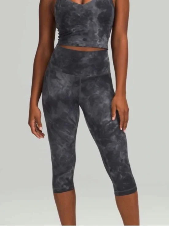 NWT Lululemon Align HR Crop 17