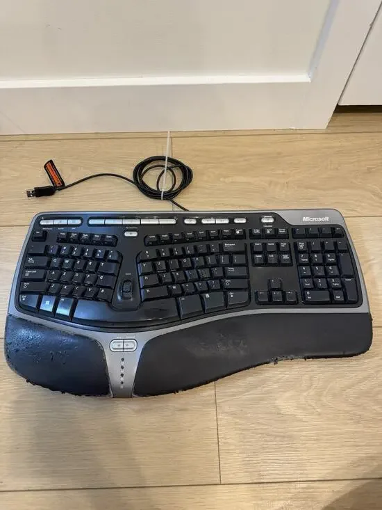 Microsoft Natural Ergonomic Keyboard 4000 V1.0 USB Wired Connection Tested