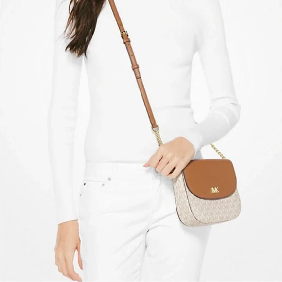 Michael Kors Mott Logo Dome Crossbody Purse Tan Leather Cream Logo Gold Tone‎