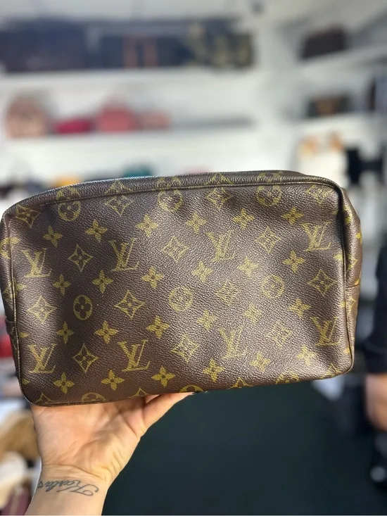 LV Monogram Trousse 28