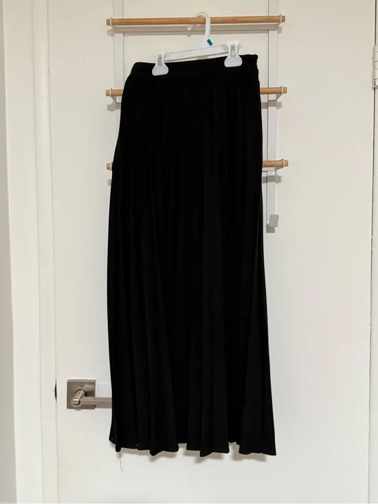 Na-Kd Classic Black pleated Maxi Skirt - Elegant Everyday Wear