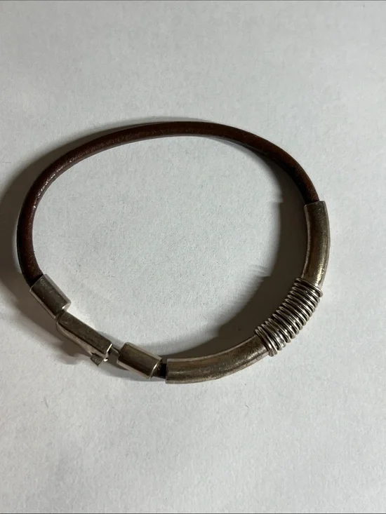 Men’s Brown Leather Bracelet with 925 Silver-Tone Coil Accent