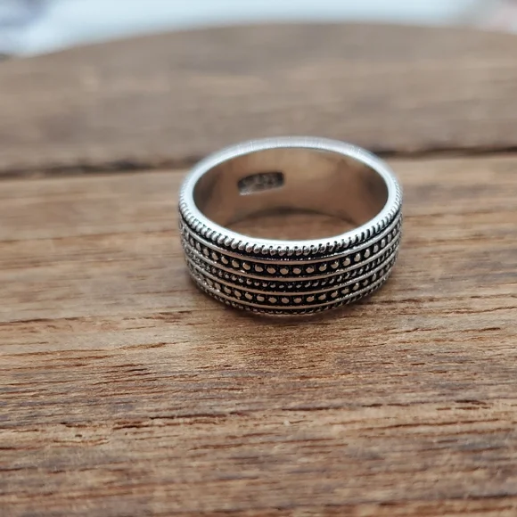 Unisex Band Ring in Silver Size 7 Sp 925 R821