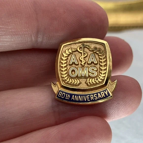 Vtg 1998 American Association of Oral Maxillofacial Surgeons AAOMS‎ Member Pin